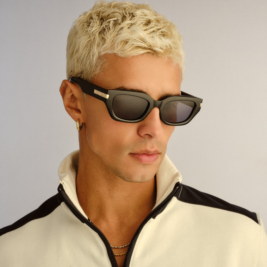 黒縁メガネ　cubits Cubito Wide Fit Black Uni-Sex D-Frame Sunglasses | Le Specs