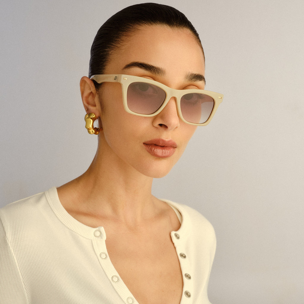 le specs dang it beige clear d frame flate profile acetate sunglasses eyewear Le Specs Work It Sunglasses | Shopbop main image 2