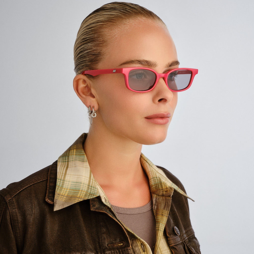 Echelon Wide Fit Red Uni-Sex Rectangle Sunglasses | Le Specs