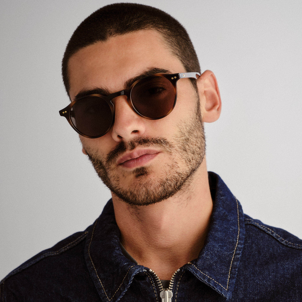 NEW LE SPECS unisex galavant round sunglasses in tortoise Galavant Tort Uni-Sex Round Sunglasses | Le Specs main image 3