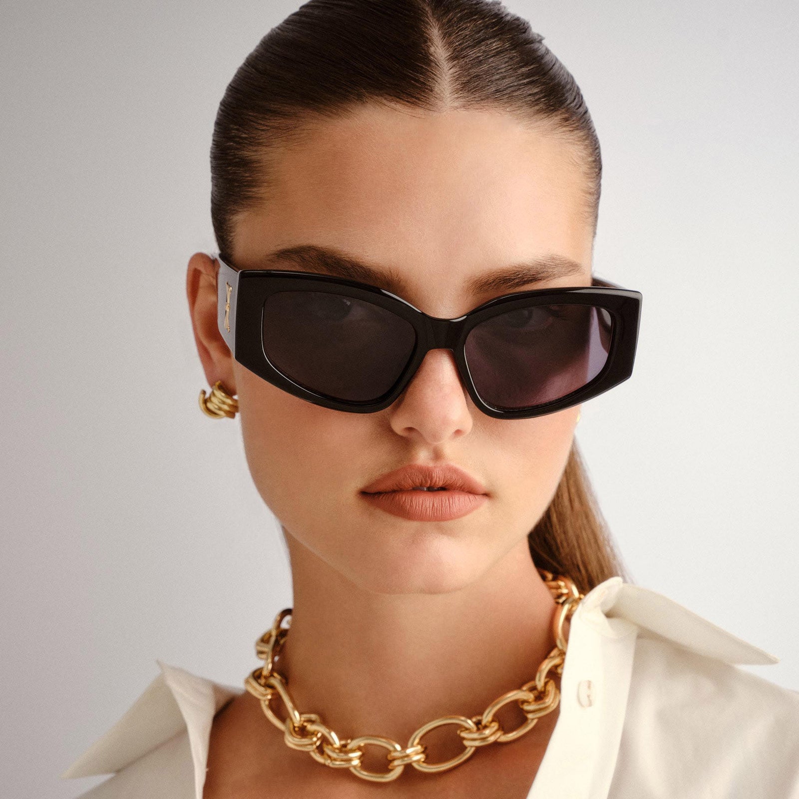 The Haunting Black Female Cat-Eye Sunglasses | Le Specs