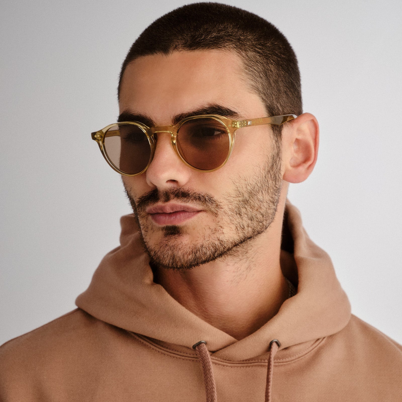 Galavant Whiskey Uni-Sex Round Sunglasses | Le Specs