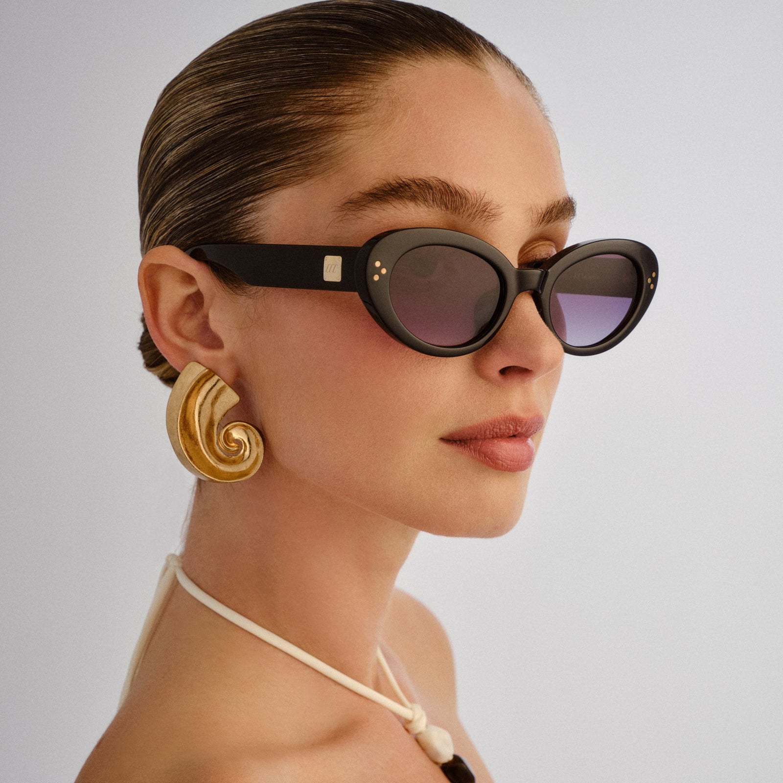 Tootsie + Black Female Cat-Eye Sunglasses | Le Specs