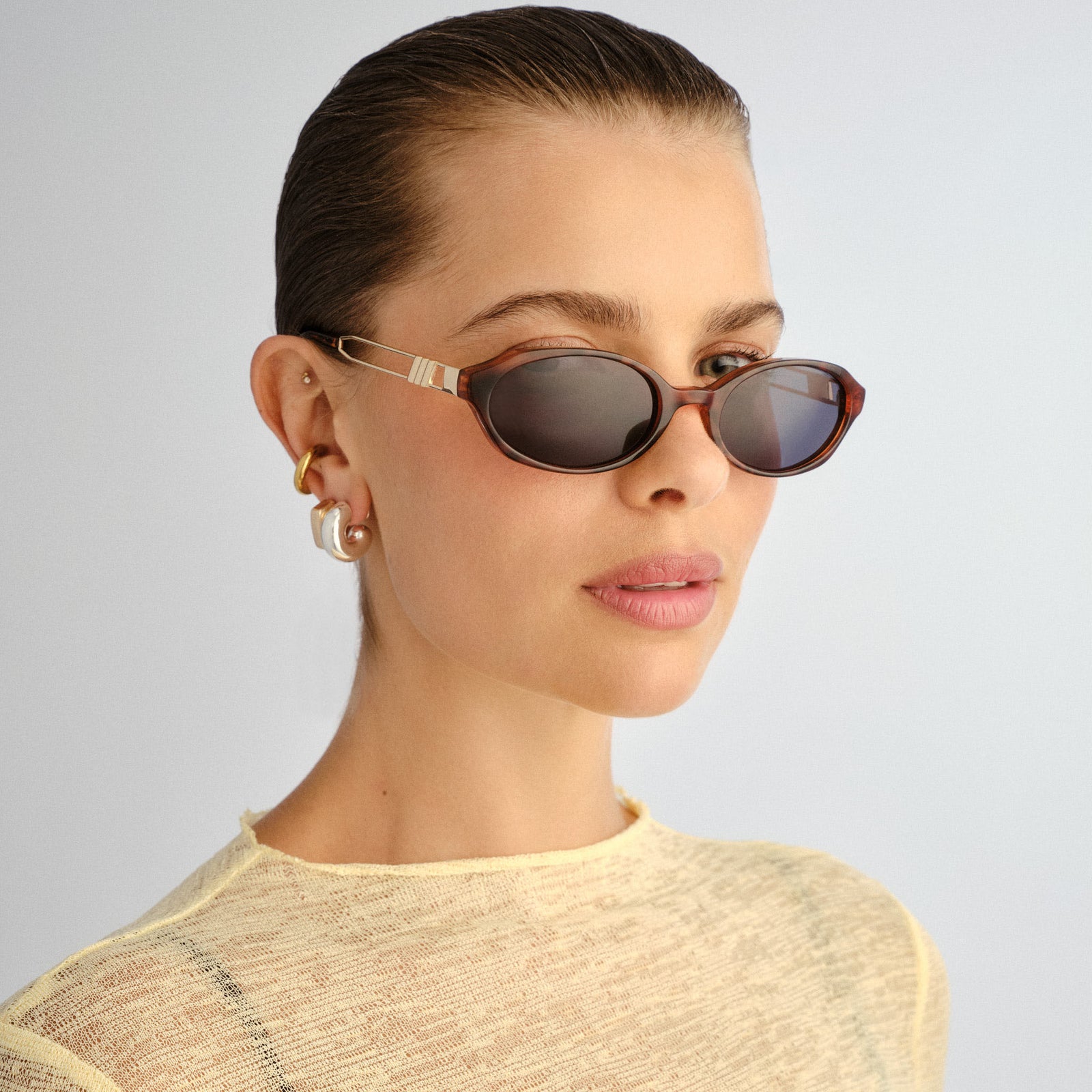 Lunita Dark Tort Female Oval Sunglasses | Le Specs