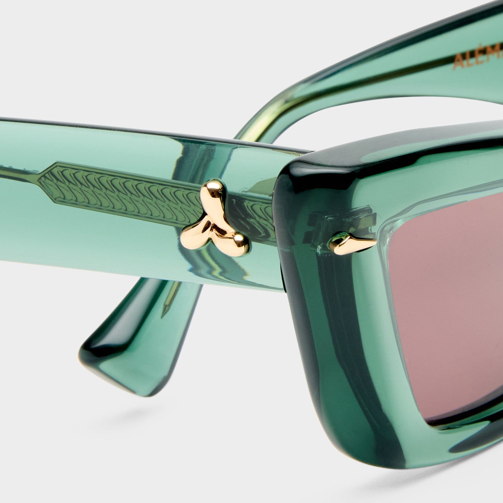 Lucia Sage Green Female Cat-Eye Sunglasses | Le Specs
