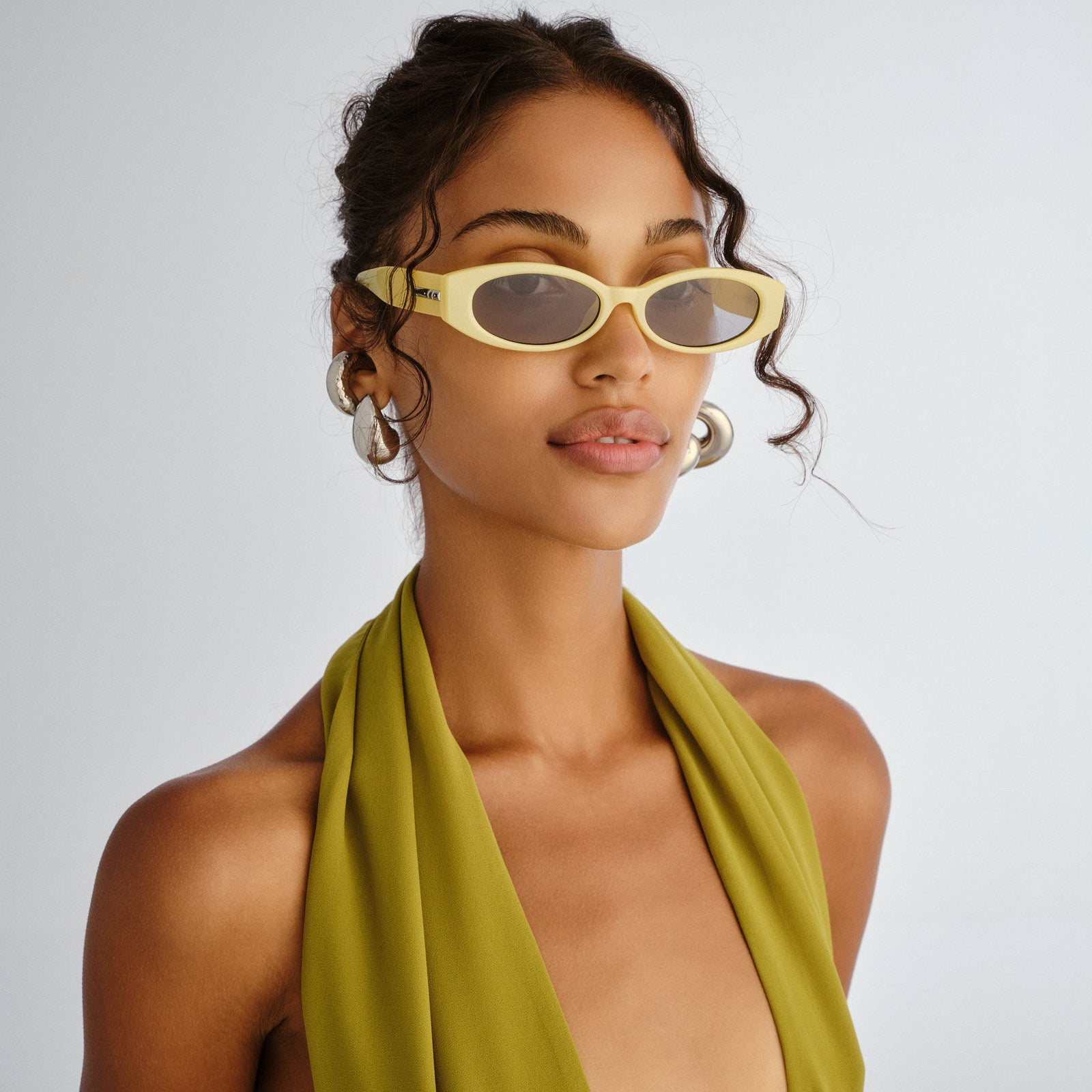 Belladonna Acid Yellow Pearl Female Oval Sunglasses | Le Specs