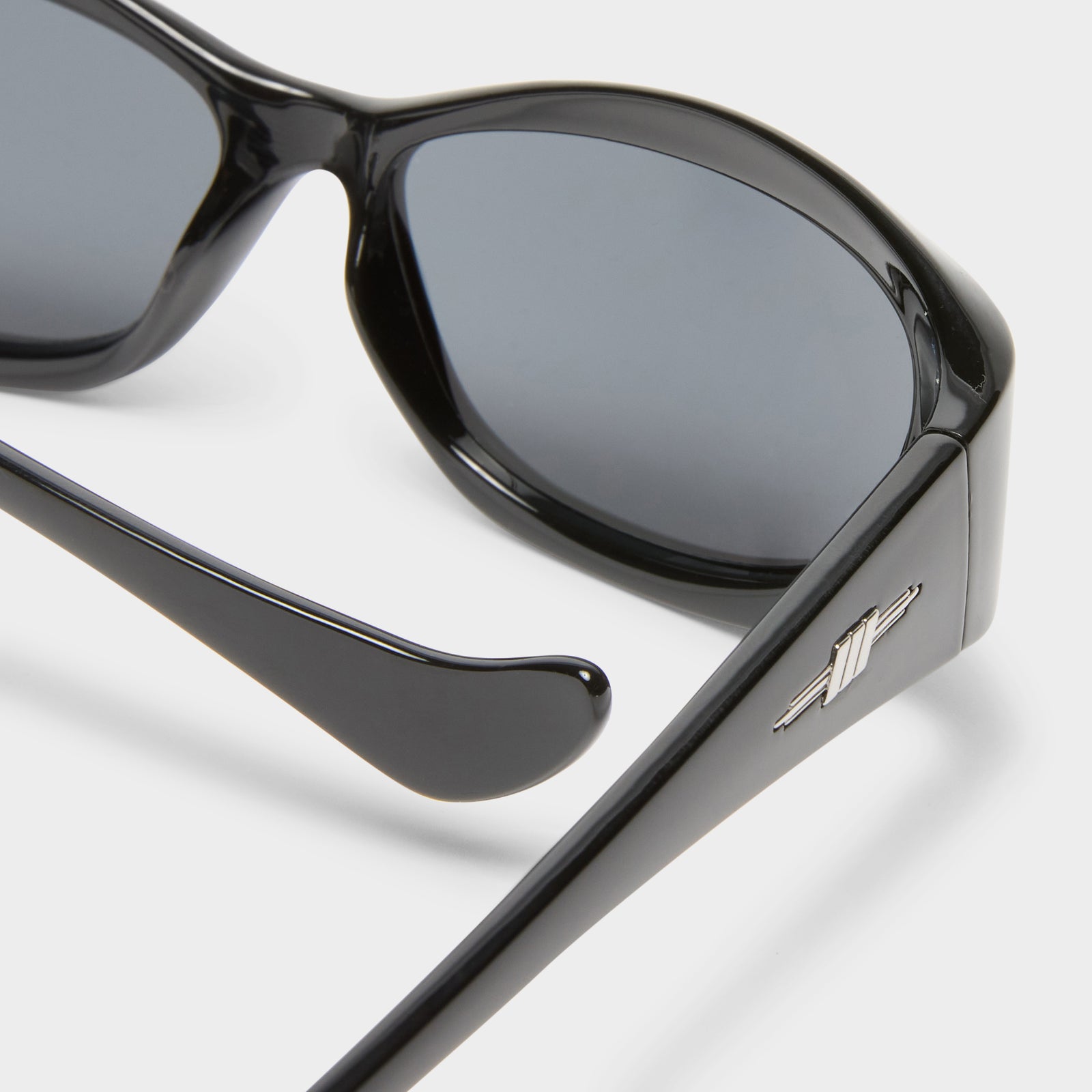 SWIFT LUST | BLACK