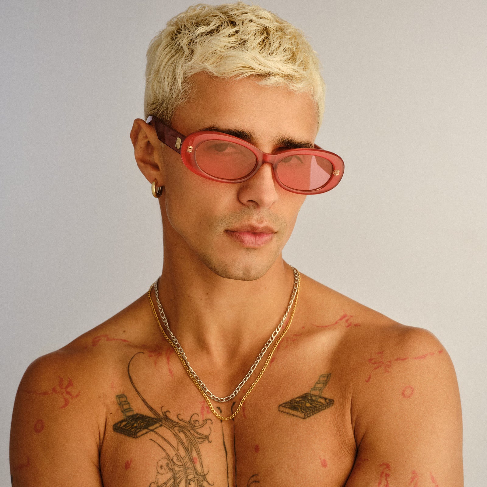 Hey Ya + Scarlett Pearl Female Oval Sunglasses | Le Specs