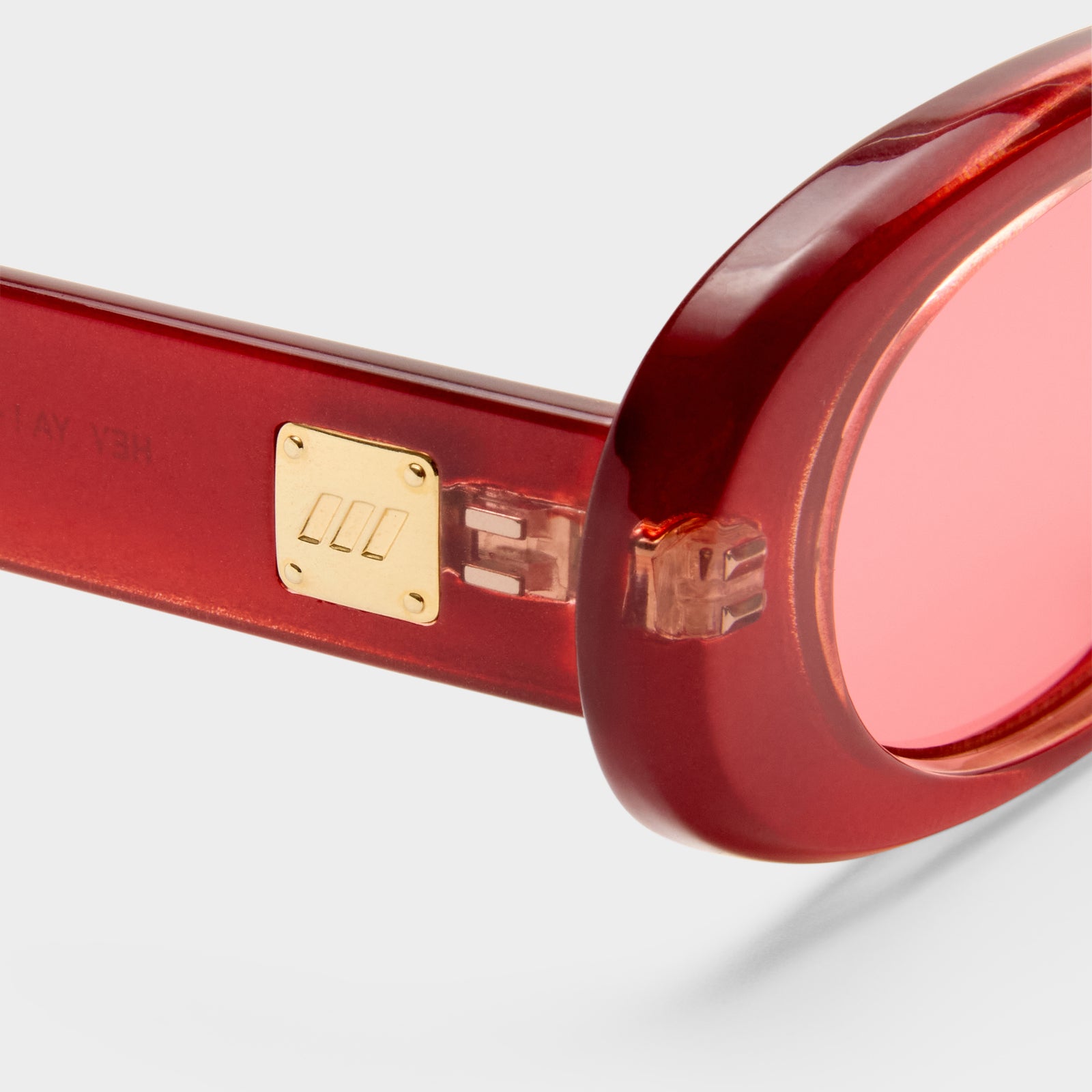 Hey Ya + Scarlett Pearl Female Oval Sunglasses | Le Specs