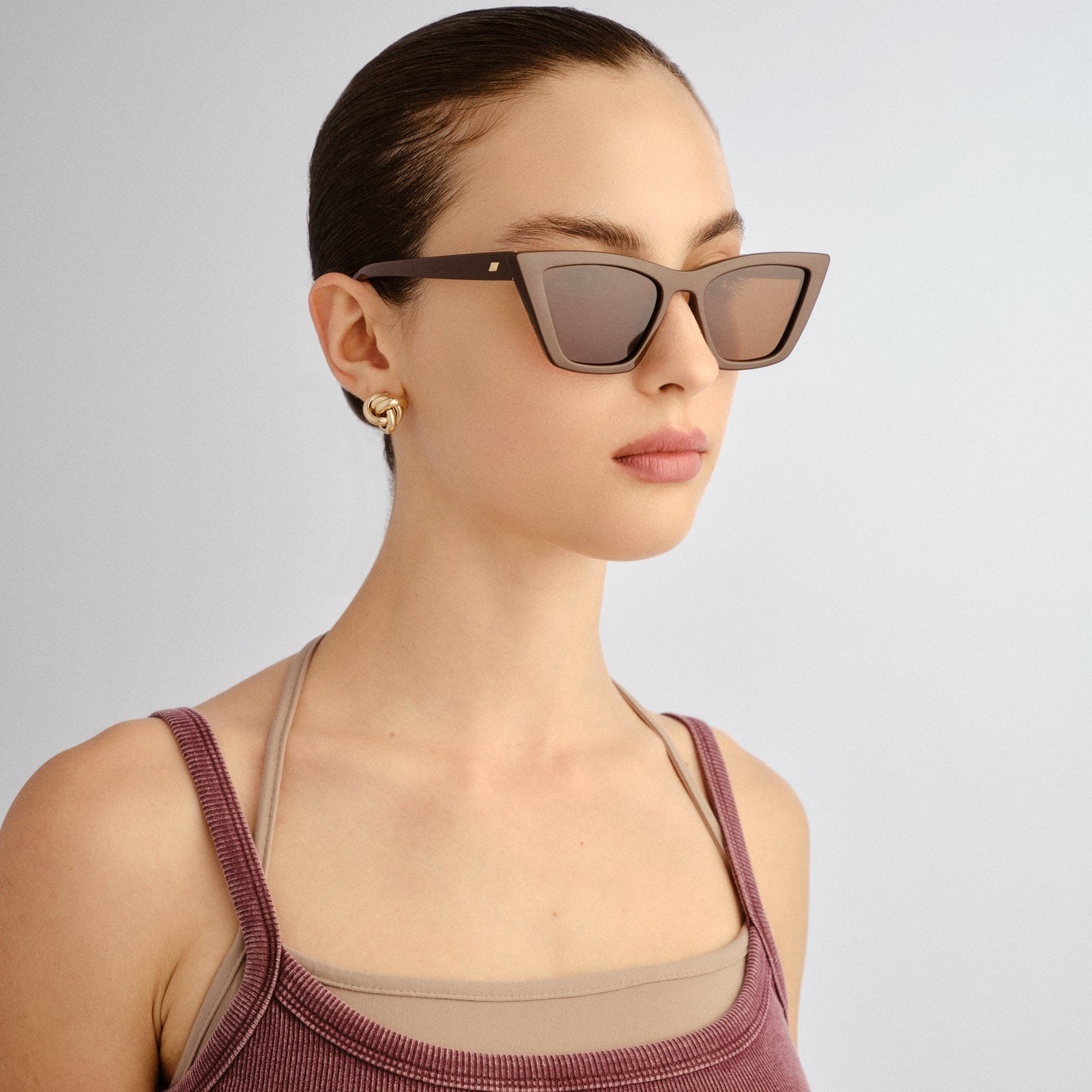 Velodrome Cocoa Female Cat-Eye Sunglasses | Le Specs