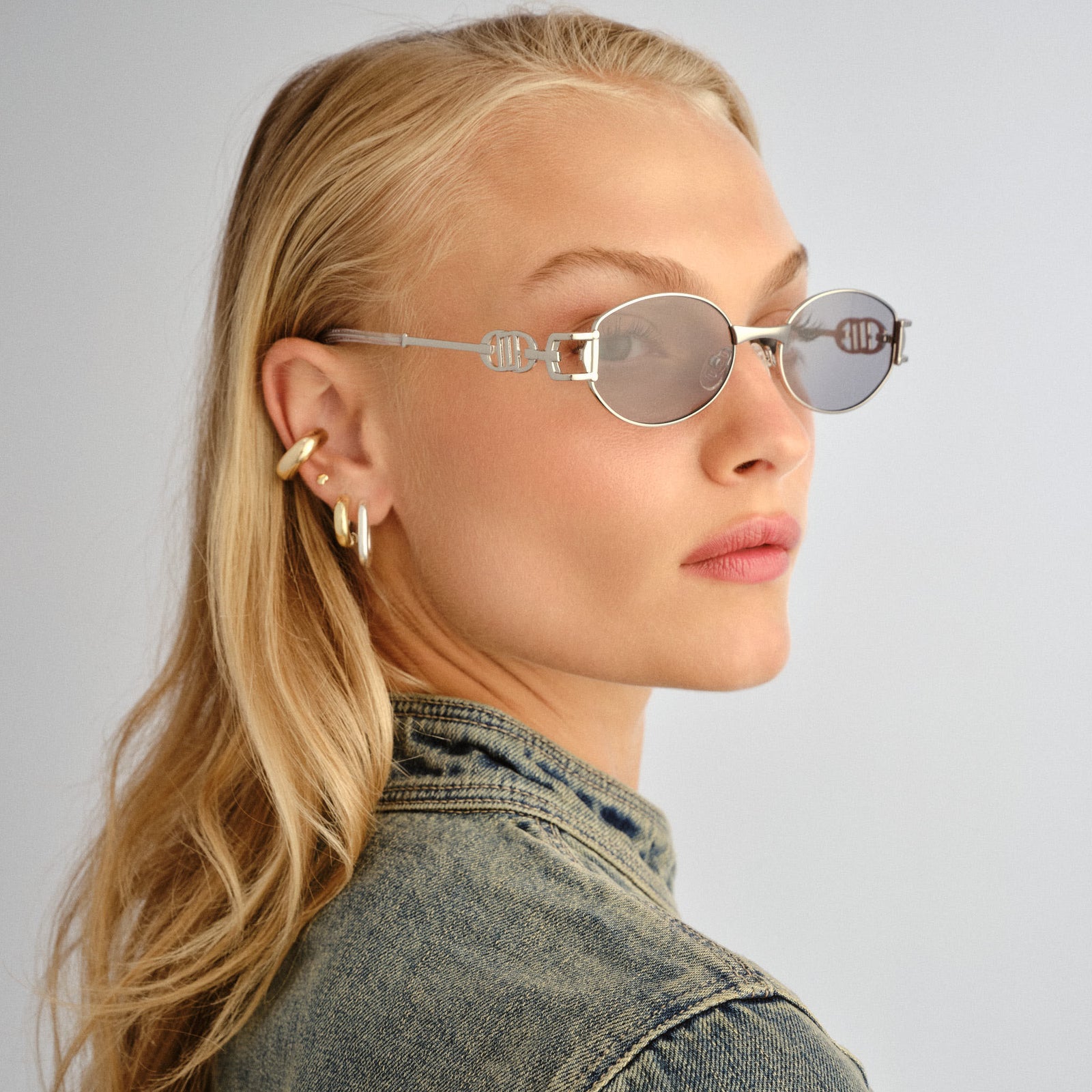 The Forbidden Silver Uni-Sex Oval Sunglasses | Le Specs