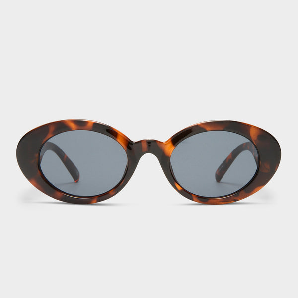 Chic Women\'s Nouveau Vie Sunglasses - Stylish UV Protection & Trendy Design Nouveau Vie Black Female Oval Sunglasses | Le Specs main image 4