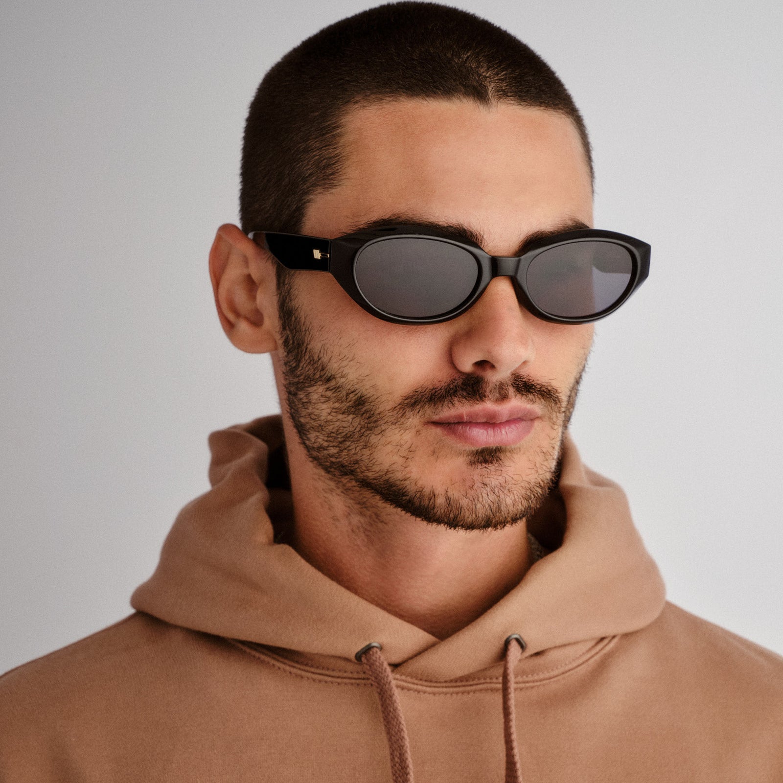 Le Bijou Black Uni-Sex Oval Sunglasses | Le Specs