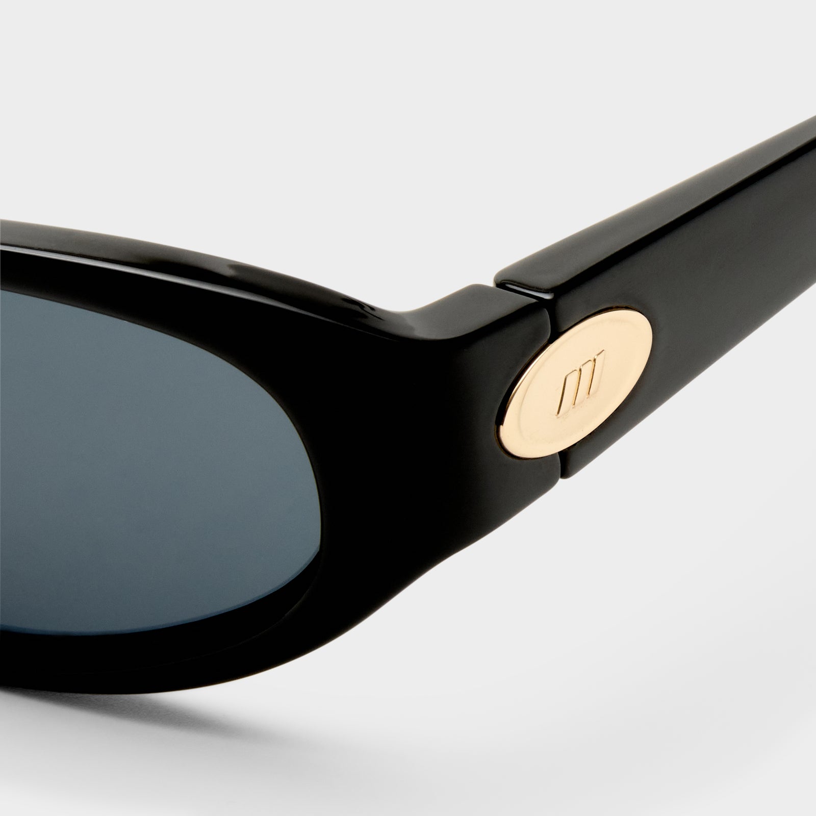 Popalicious + Black Female Oval Sunglasses | Le Specs