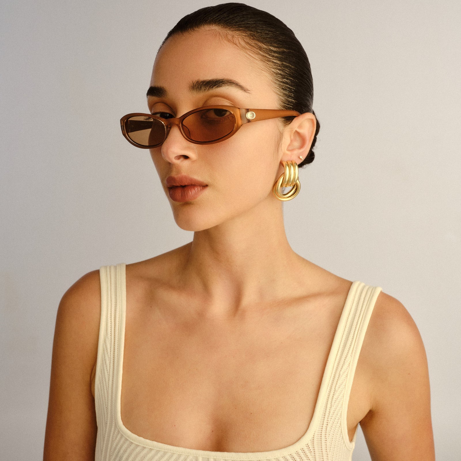 Popalicious + Pearl Caramel Female Oval Sunglasses | Le Specs