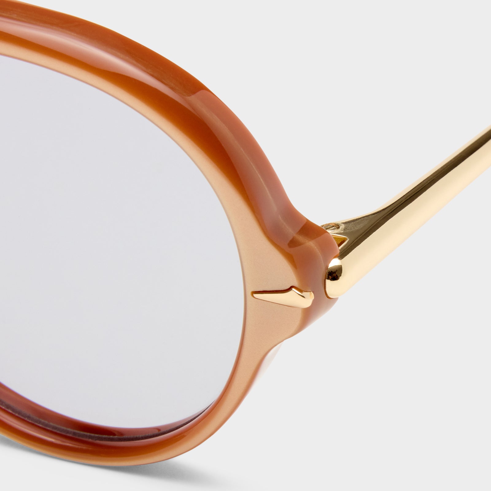 Numero Once Champagne Velvet Female Aviator Sunglasses | Le Specs