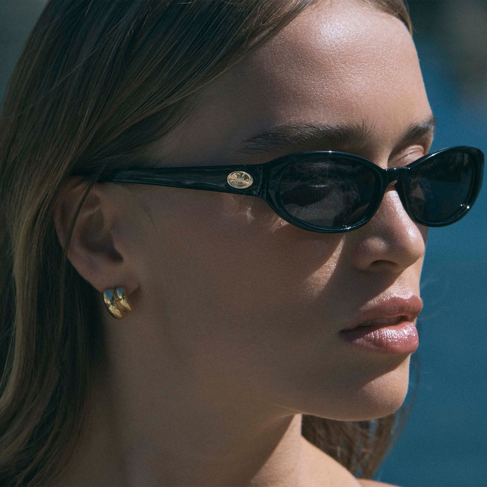 Popalicious + Black Female Oval Sunglasses | Le Specs