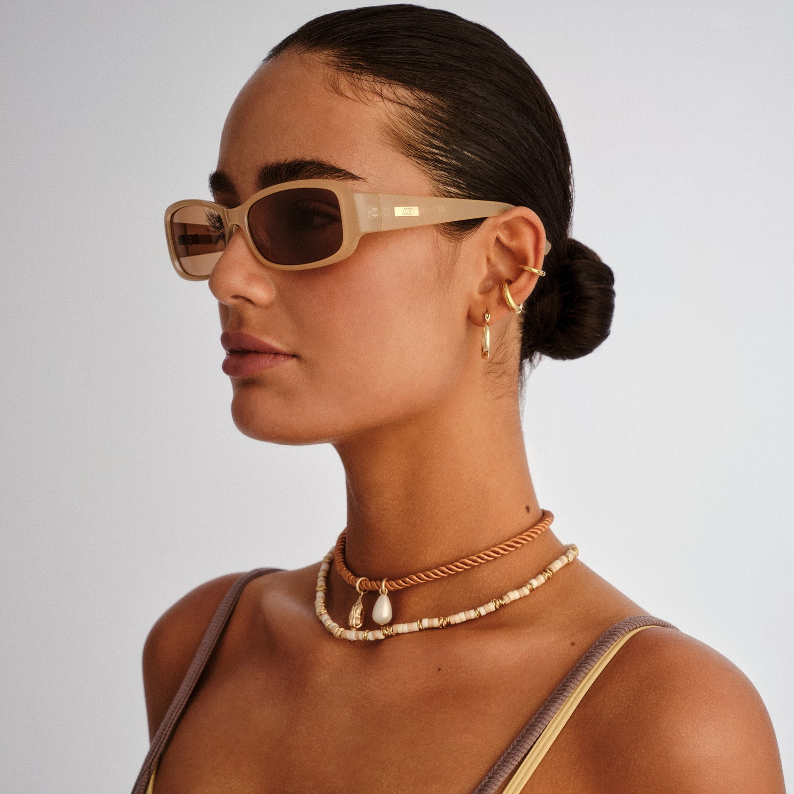 Gigglemug Nude Uni-Sex Rectangle Sunglasses | Le Specs