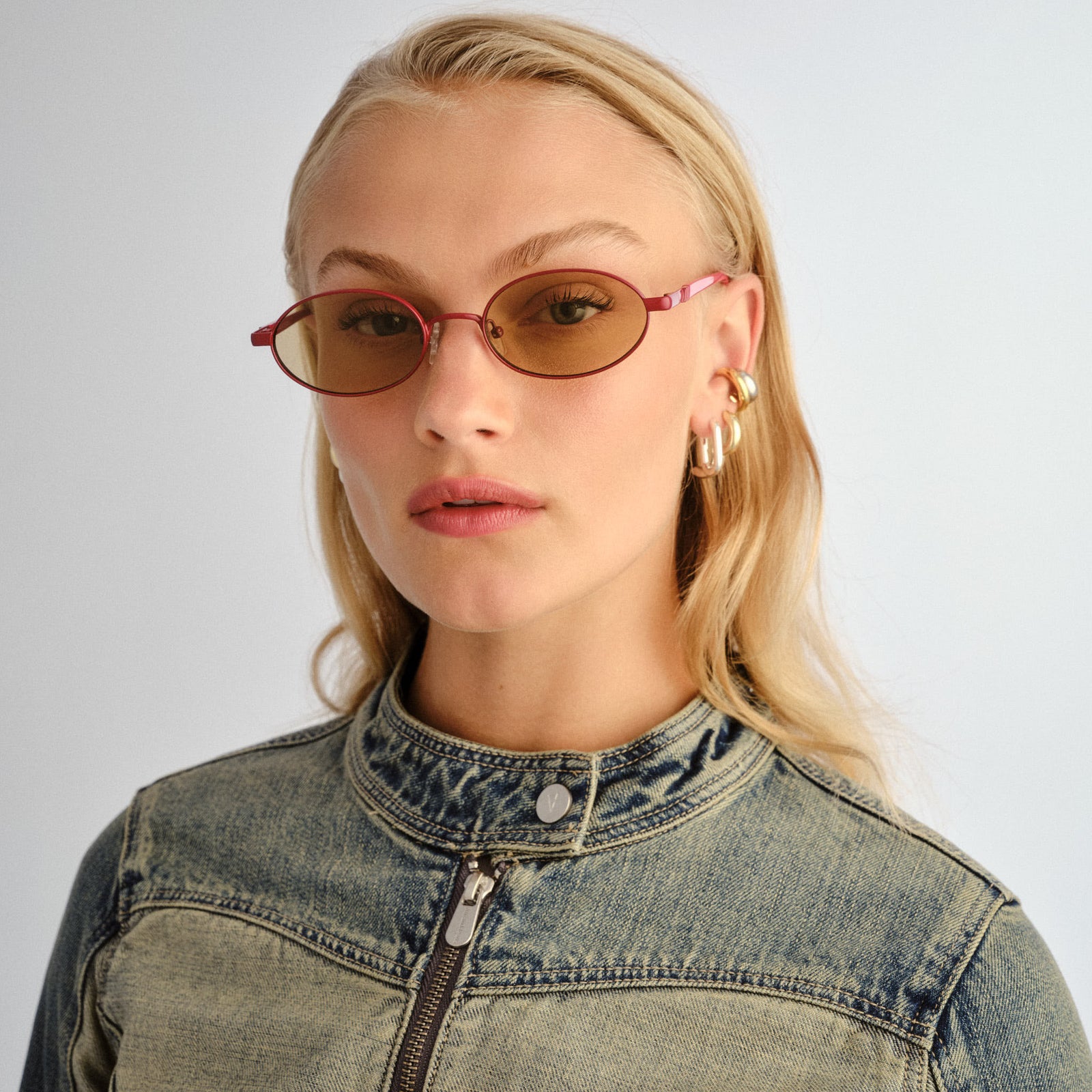 Icicle Moto Red Uni-Sex Oval Sunglasses | Le Specs