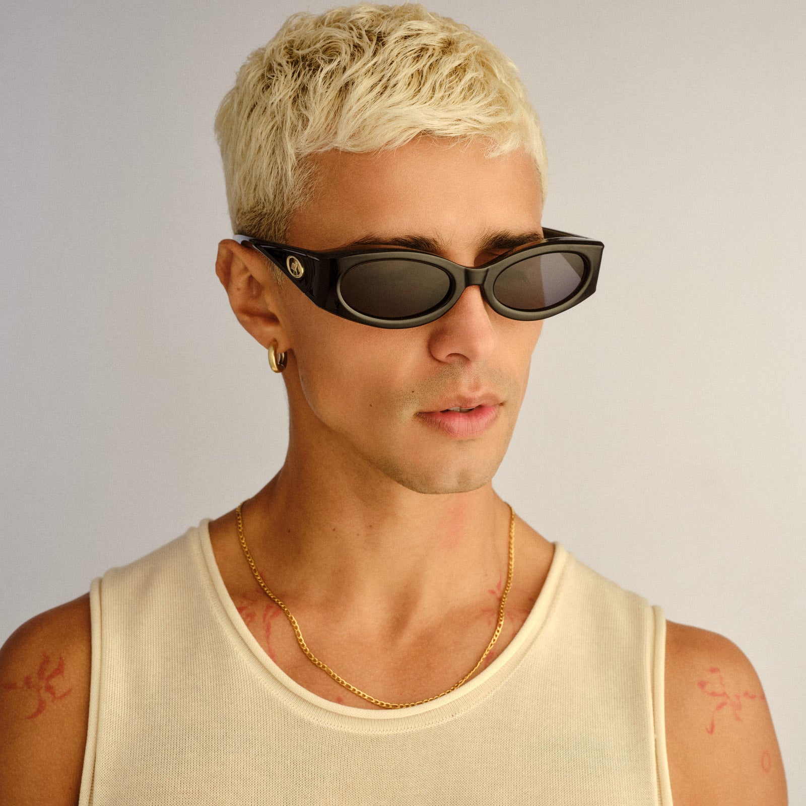 Glaciem Black Uni-Sex Wrap Sunglasses | Le Specs