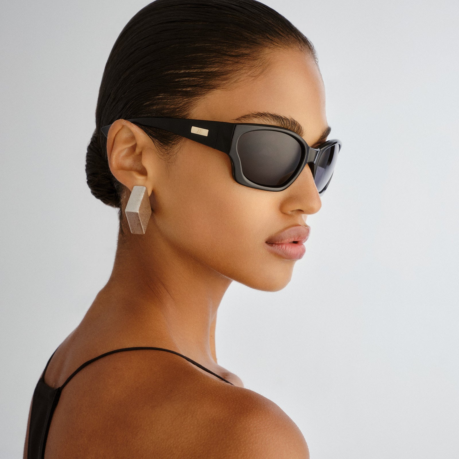 Salacious Black Uni-Sex Wrap Sunglasses | Le Specs