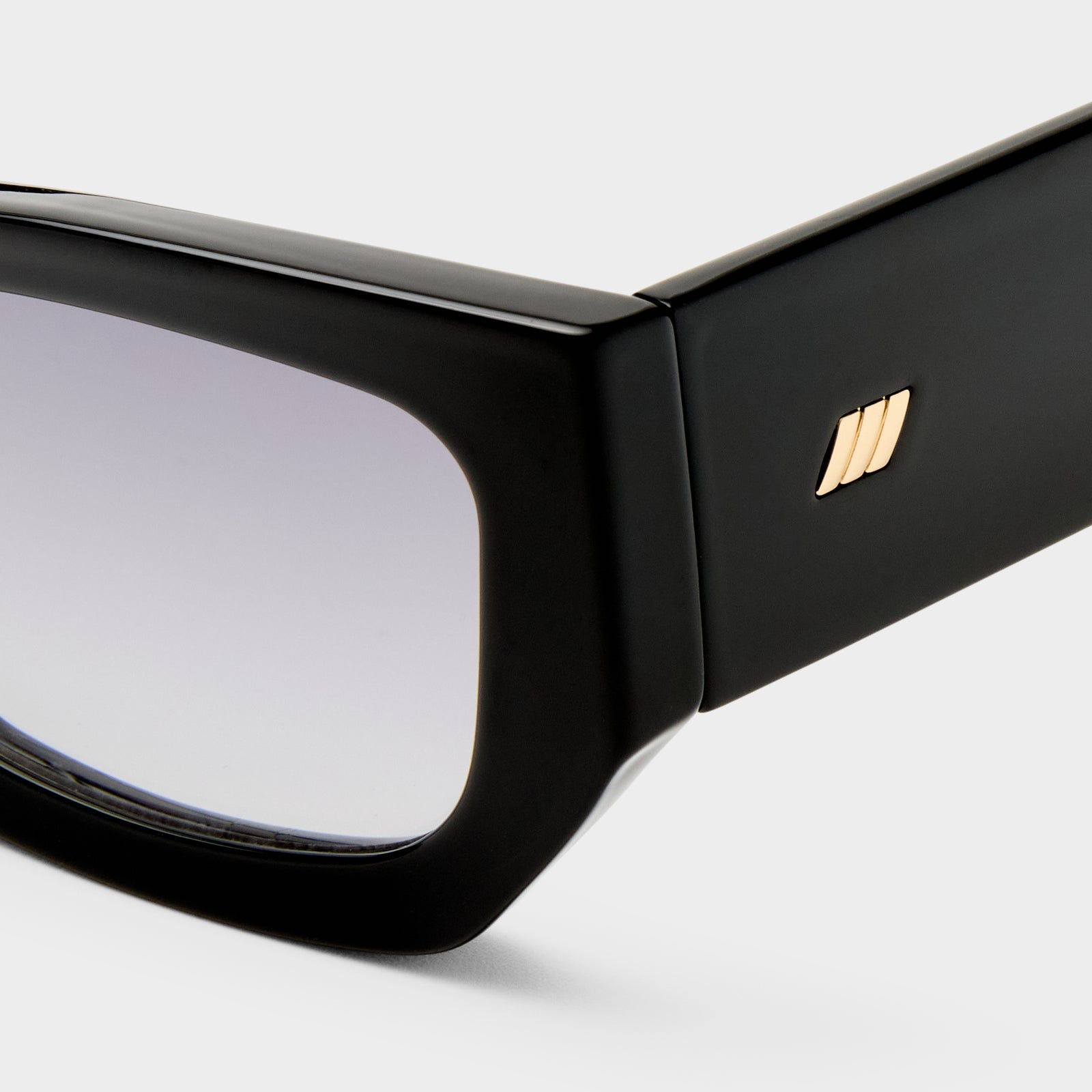 Beachcomber Black Female D-Frame Sunglasses | Le Specs