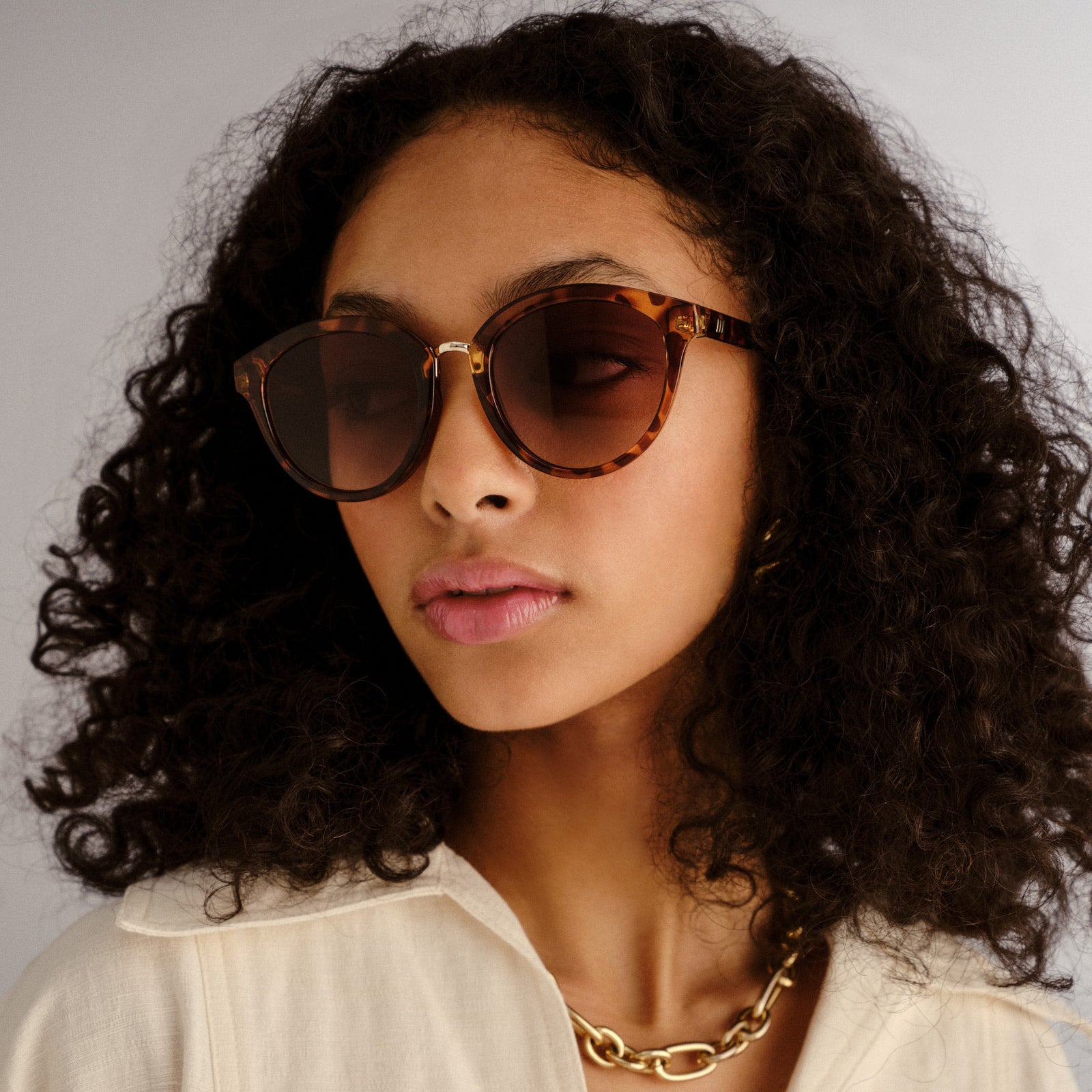 Influx Cola Tort Female Round Sunglasses | Le Specs