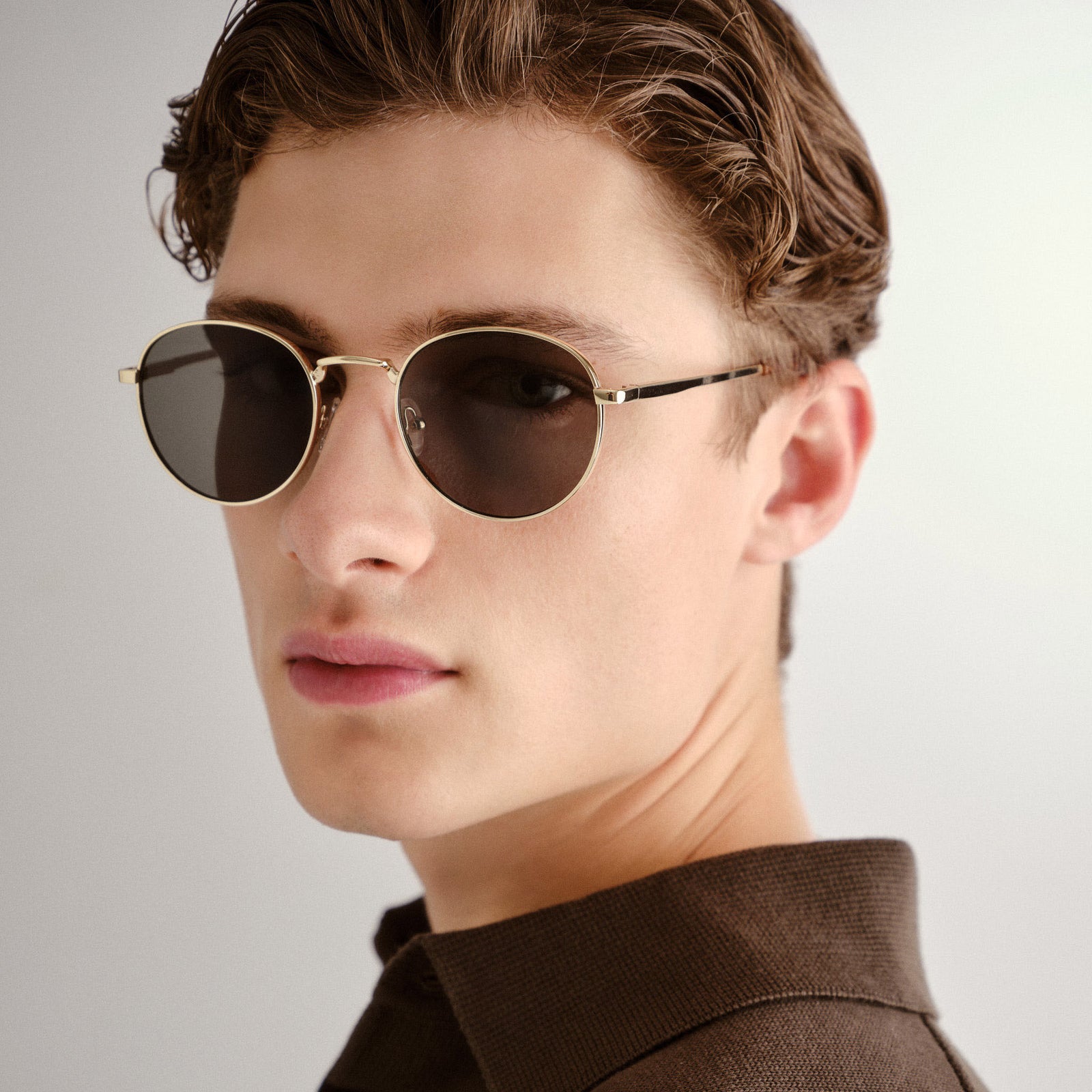 Lost Legacy Gold Uni-Sex Round Sunglasses | Le Specs