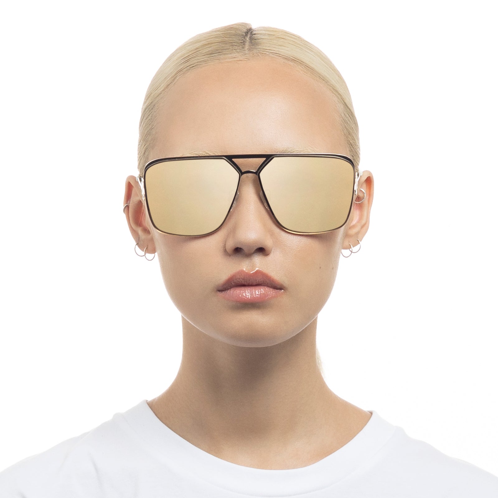 Metazoic Gold Female D-Frame Sunglasses | Le Specs