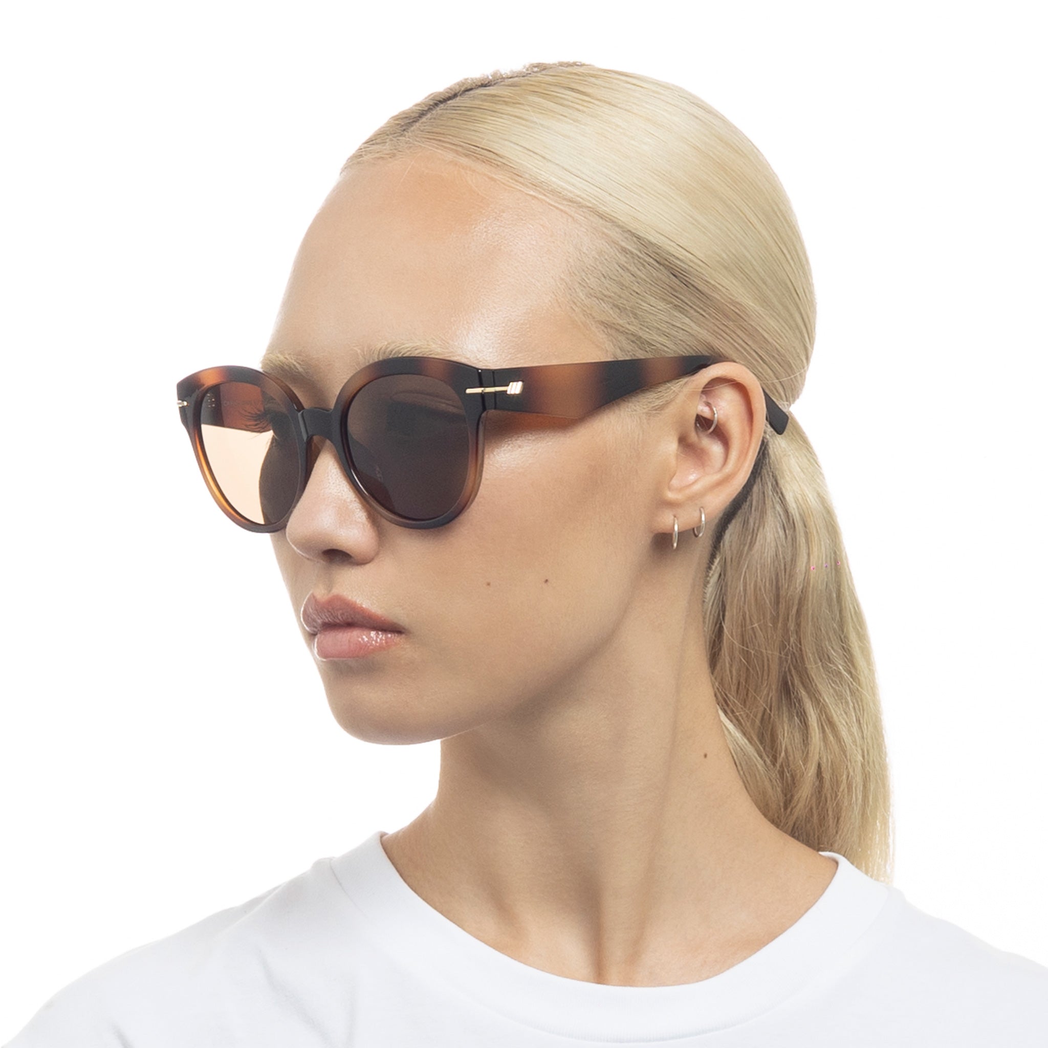 Capacious Tort Female Round Sunglasses | Le Specs