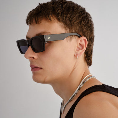 SOLEMOOD ソルムッド ブラック Shmood Black Uni-Sex Rectangle Sunglasses | Le Specs