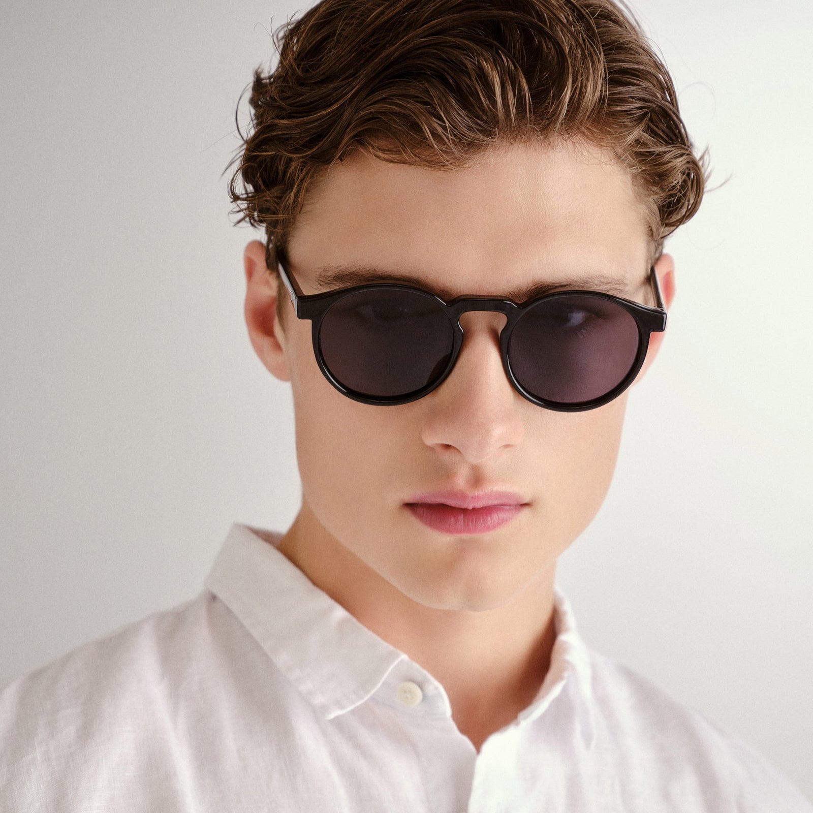 Teen Spirit Deux Black Uni-Sex Round Sunglasses | Le Specs