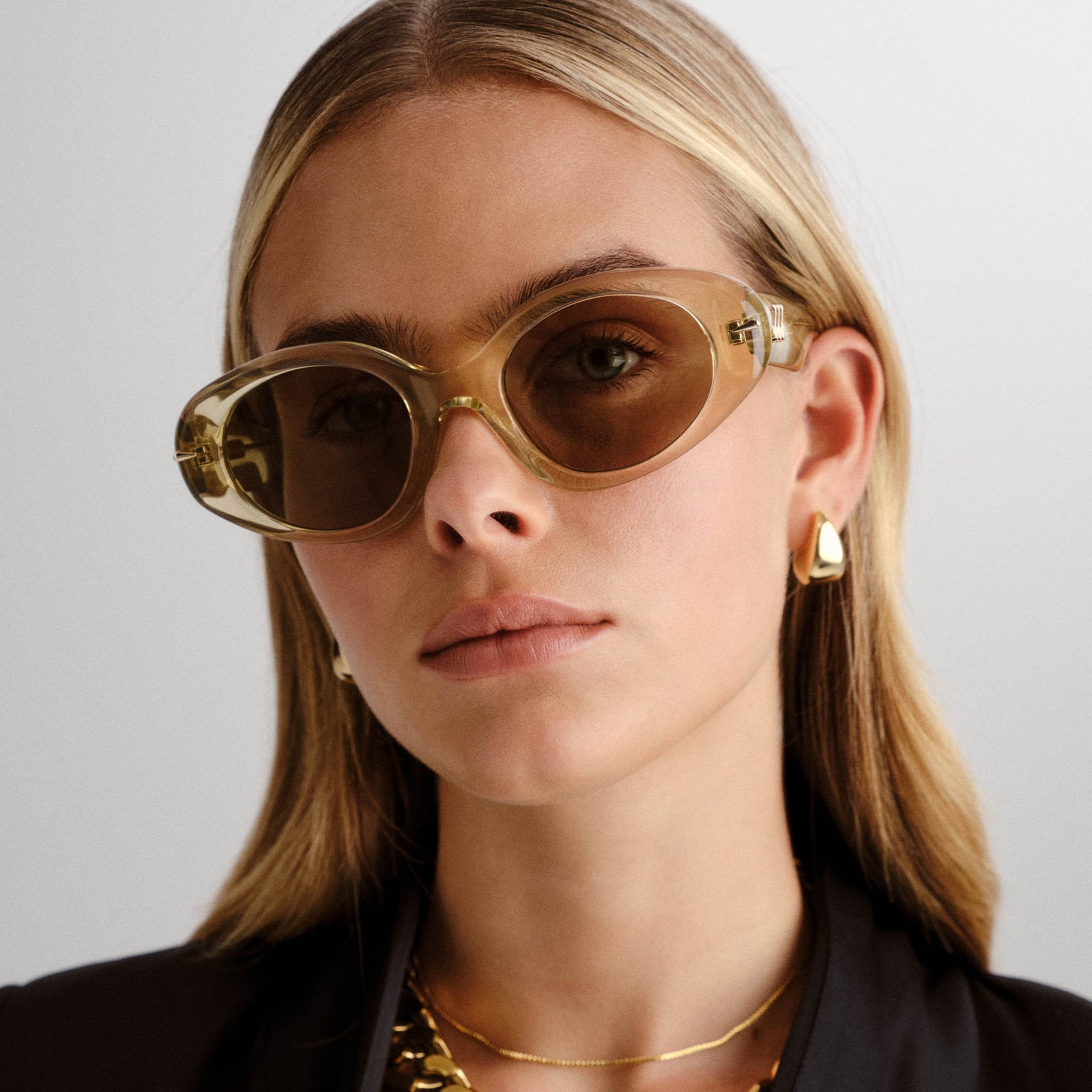 Numero Dos Sage Female Oval Sunglasses | Le Specs