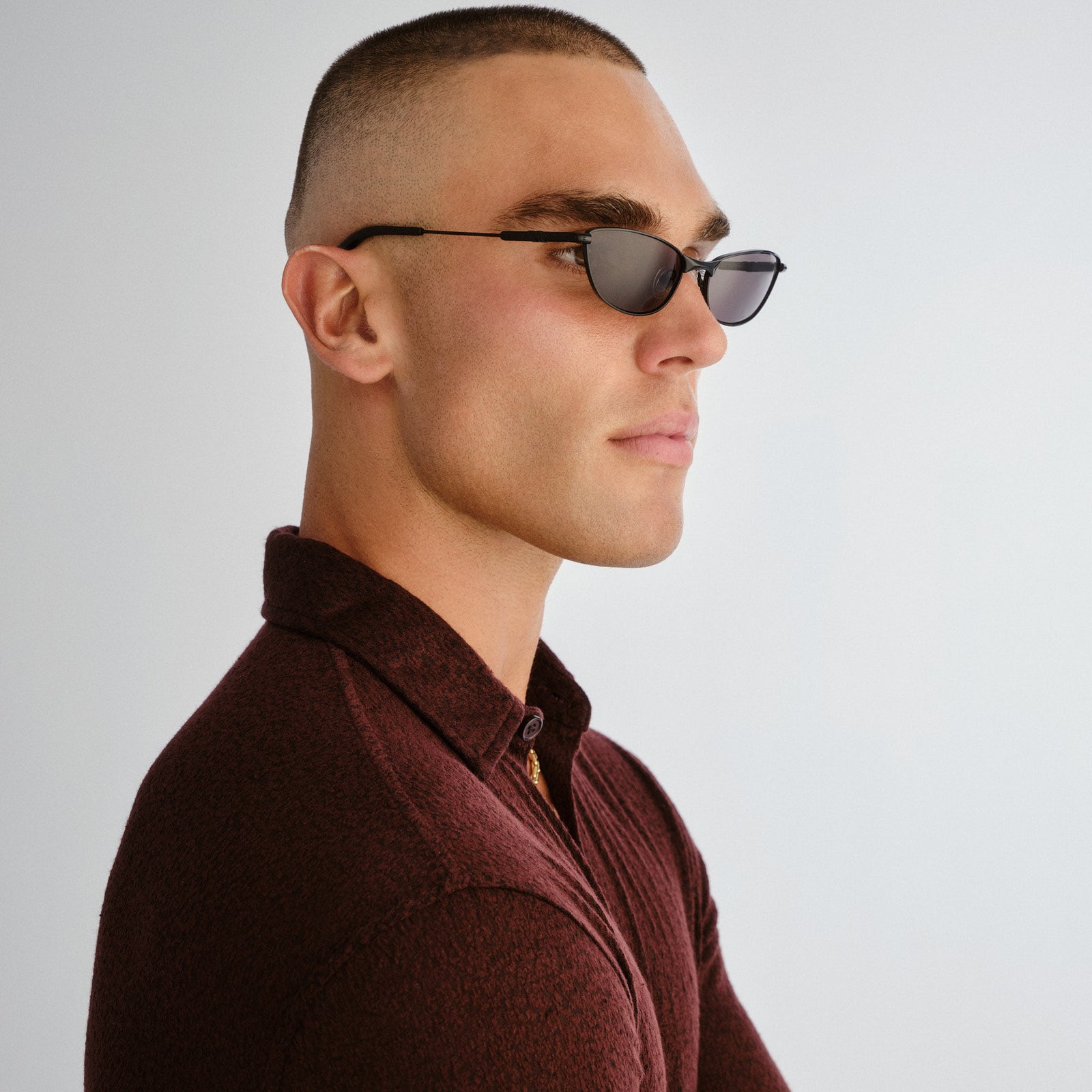 Thorned Black Uni-Sex Oval Sunglasses | Le Specs