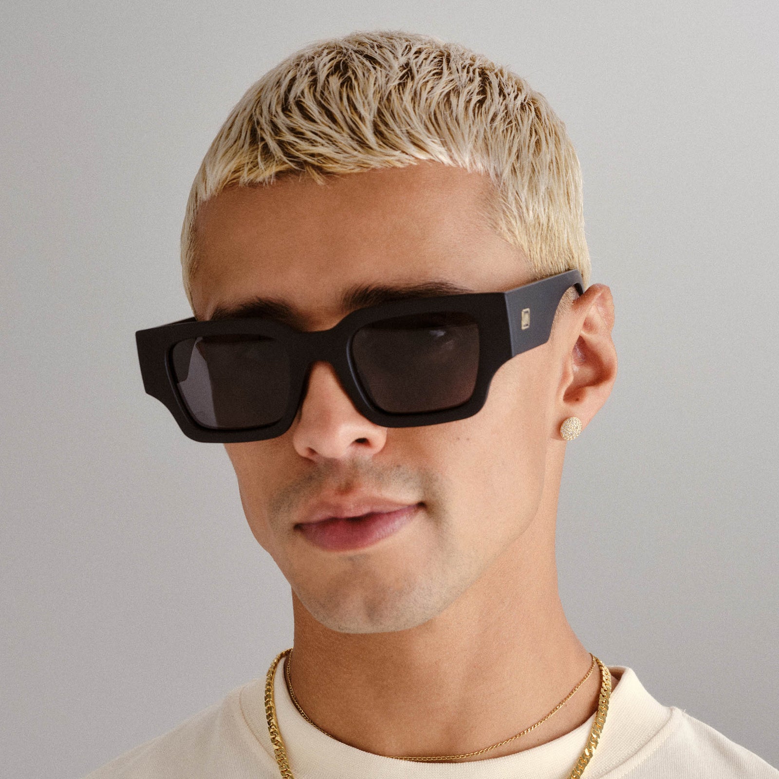 Atlantis Matte Black Uni-Sex Rectangle Sunglasses | Le Specs