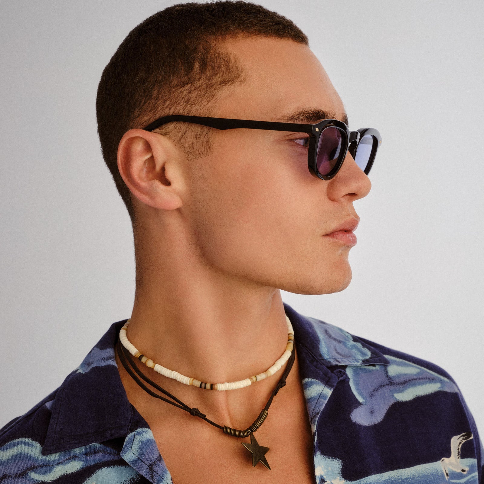 Heart Throb Black Uni-Sex Round Sunglasses | Le Specs