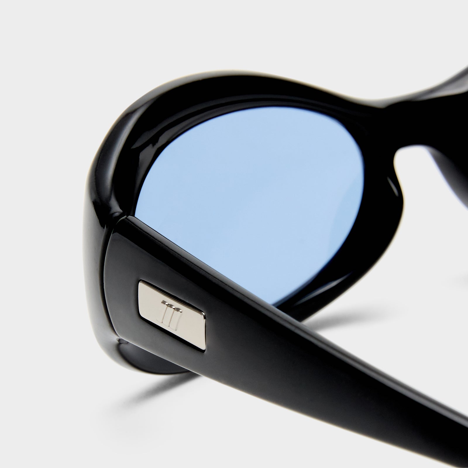 Nightcrawler Black Uni-Sex Oval Sunglasses | Le Specs