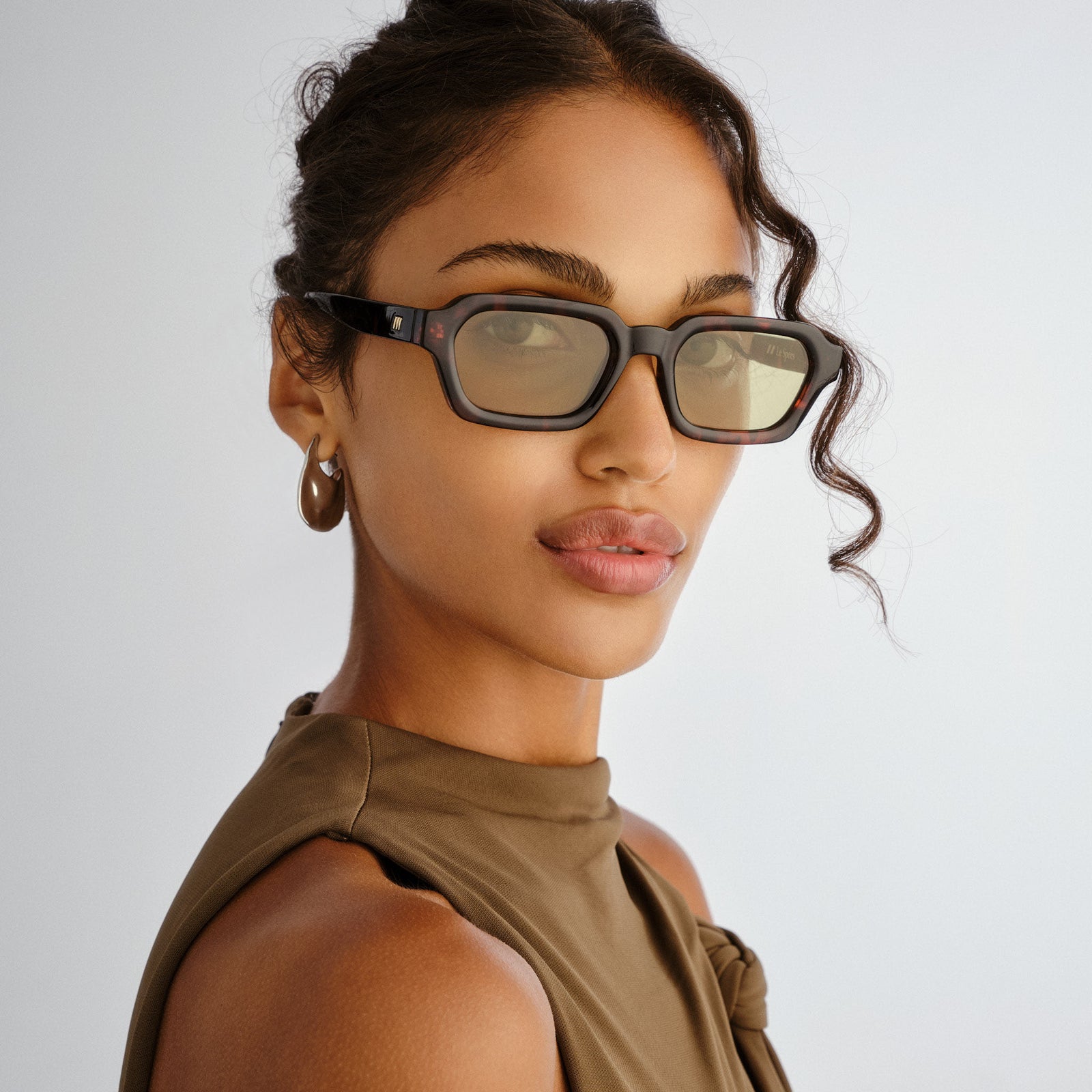 Tension + Tort Uni-Sex Rectangle Sunglasses | Le Specs