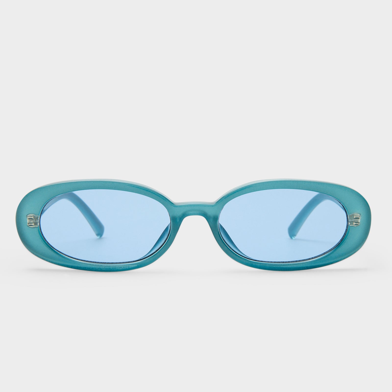 Outta Love + Blue Pearl Female Oval Sunglasses | Le Specs