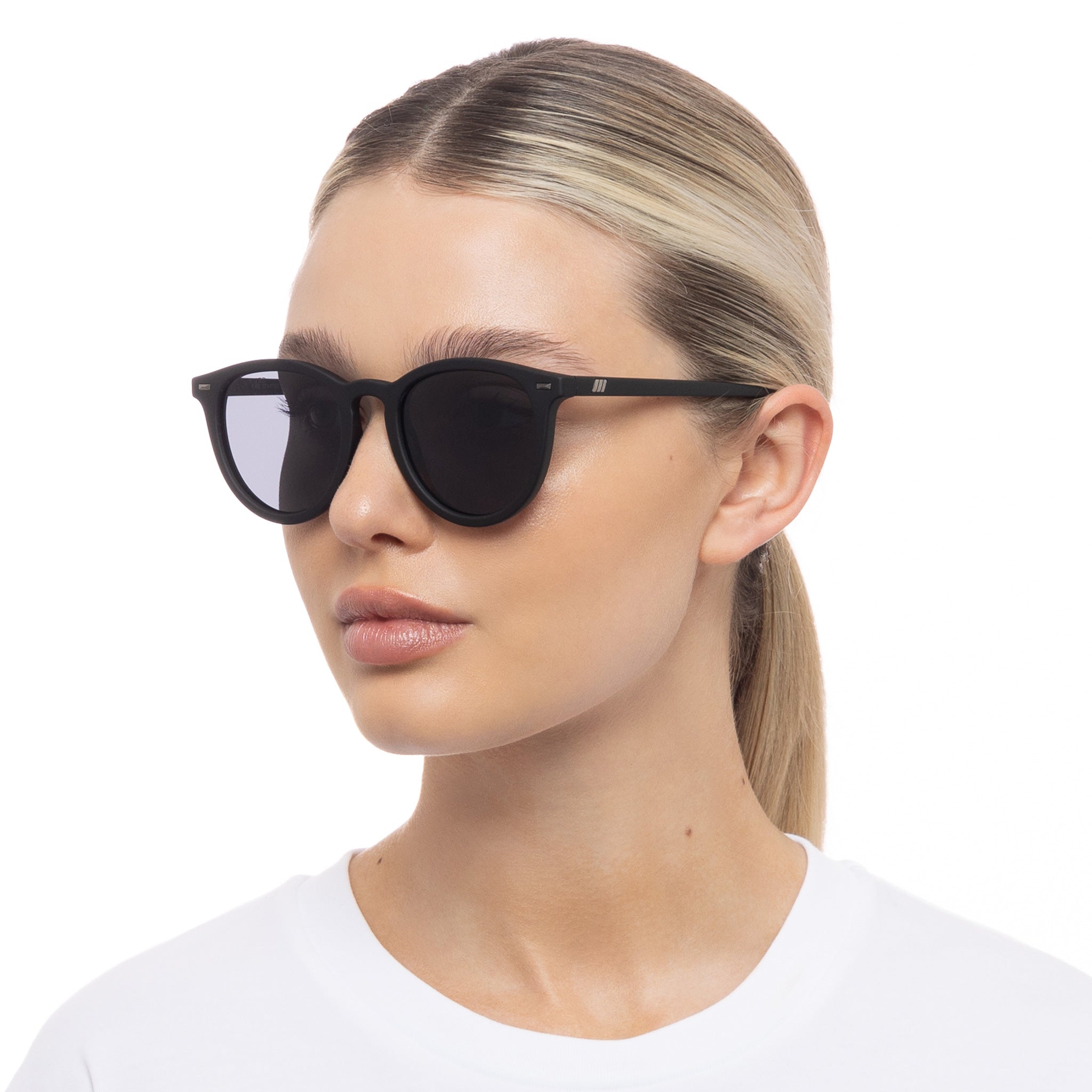 Fire Starter Black Rubber Uni-Sex Round Sunglasses | Le Specs