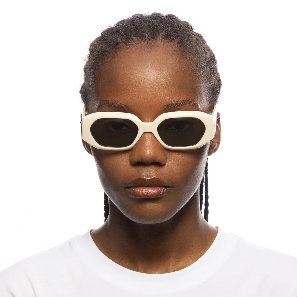 Slaptrash Ivory Uni-Sex Oval Sunglasses | Le Specs